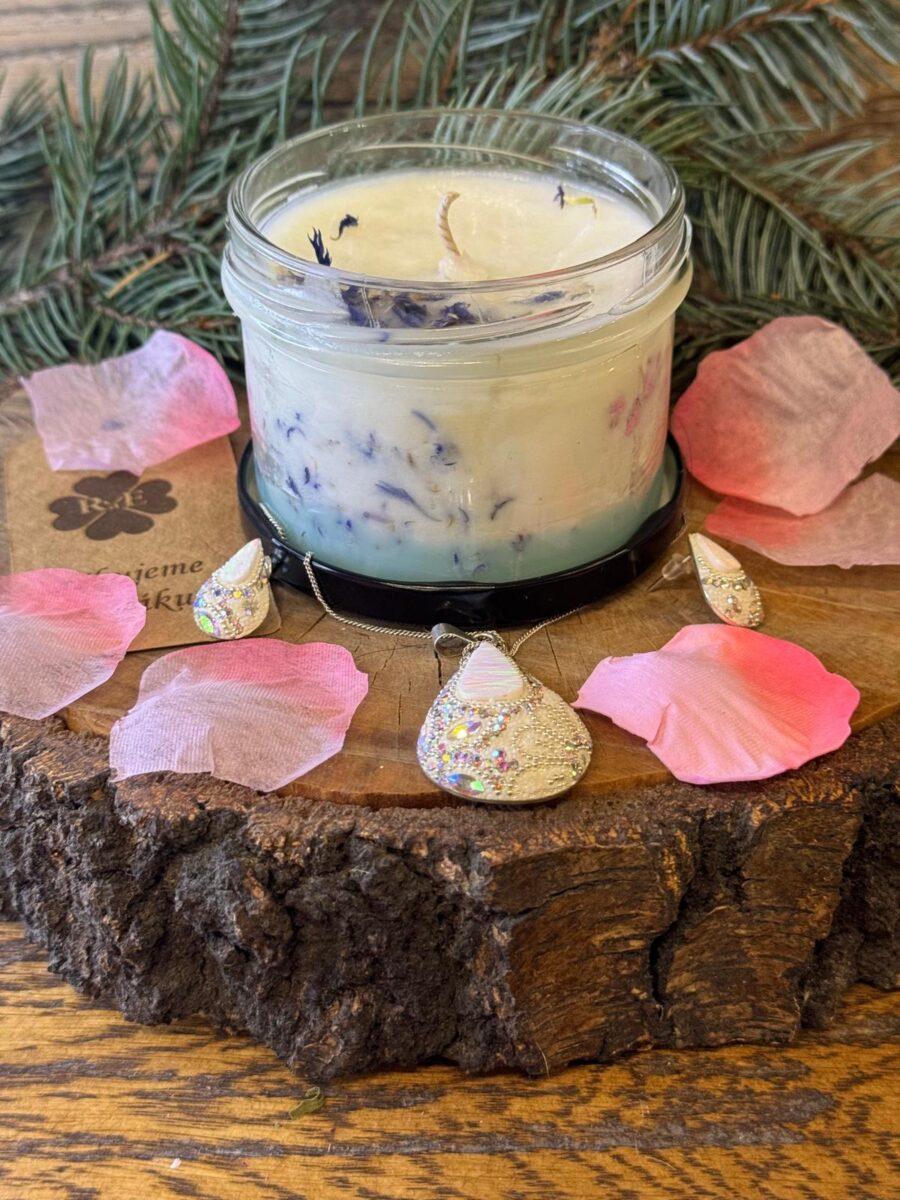 Świeca sojowa o zapachu lotosu indyjskiego 70 – 225 ML